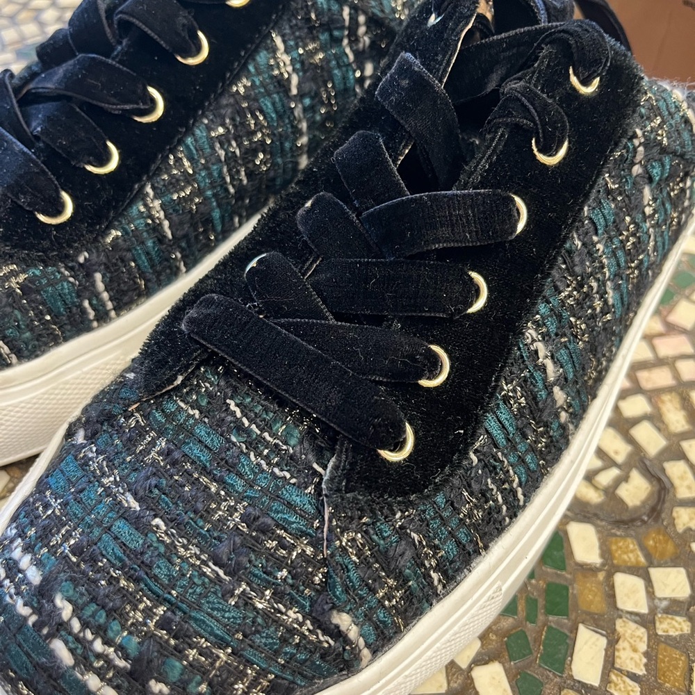 Stylish Tweed Sneakers with Black Velvet Laces
